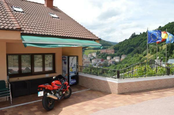 Hotel Ana Cangas De Narcea Exterior photo